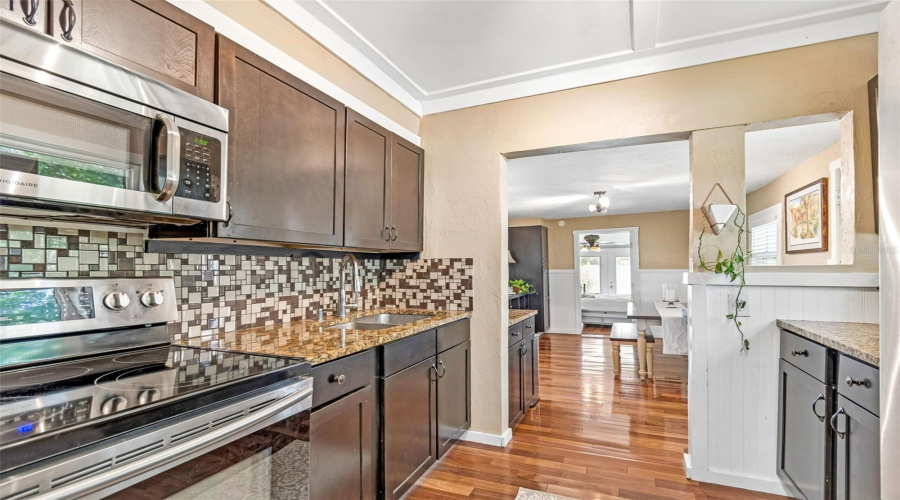 St Petersburg, Florida 33713, 3 Bedroom Bedrooms, ,2 Bathroombathrooms,Residential,For Sale,16Th,0,Mfrtb8522892