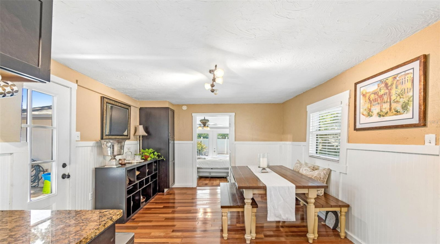St Petersburg, Florida 33713, 3 Bedroom Bedrooms, ,2 Bathroombathrooms,Residential,For Sale,16Th,0,Mfrtb8522892