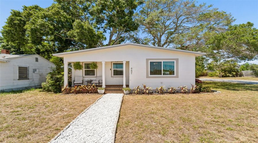 St Petersburg, Florida 33713, 3 Bedroom Bedrooms, ,2 Bathroombathrooms,Residential,For Sale,16Th,0,Mfrtb8522892