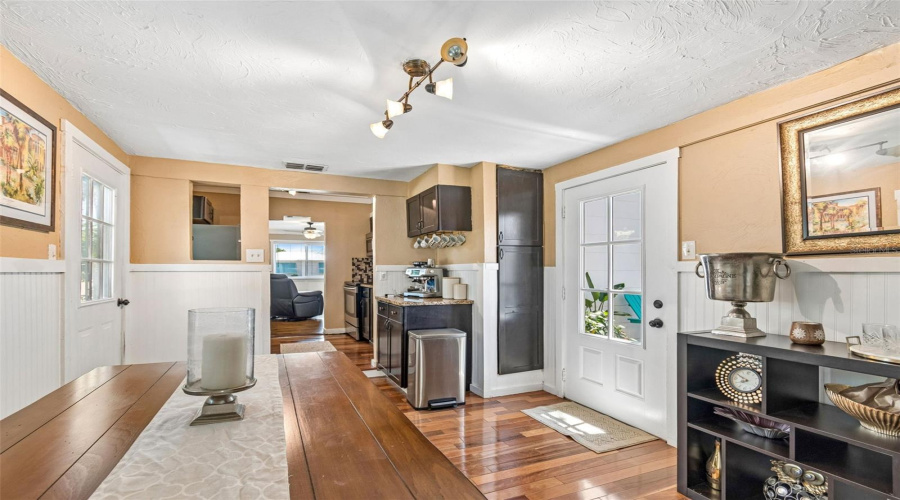 St Petersburg, Florida 33713, 3 Bedroom Bedrooms, ,2 Bathroombathrooms,Residential,For Sale,16Th,0,Mfrtb8522892
