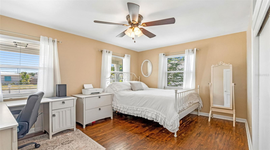 St Petersburg, Florida 33713, 3 Bedroom Bedrooms, ,2 Bathroombathrooms,Residential,For Sale,16Th,0,Mfrtb8522892