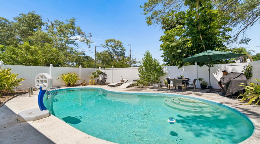 St Petersburg, Florida 33713, 3 Bedroom Bedrooms, ,2 Bathroombathrooms,Residential,For Sale,16Th,0,Mfrtb8522892