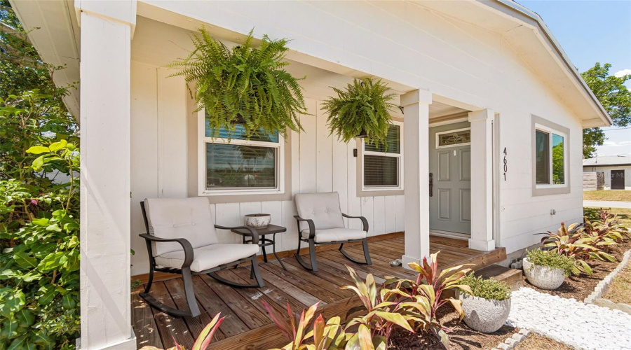 St Petersburg, Florida 33713, 3 Bedroom Bedrooms, ,2 Bathroombathrooms,Residential,For Sale,16Th,0,Mfrtb8522892