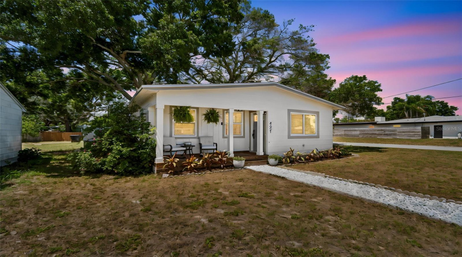 St Petersburg, Florida 33713, 3 Bedroom Bedrooms, ,2 Bathroombathrooms,Residential,For Sale,16Th,0,Mfrtb8522892