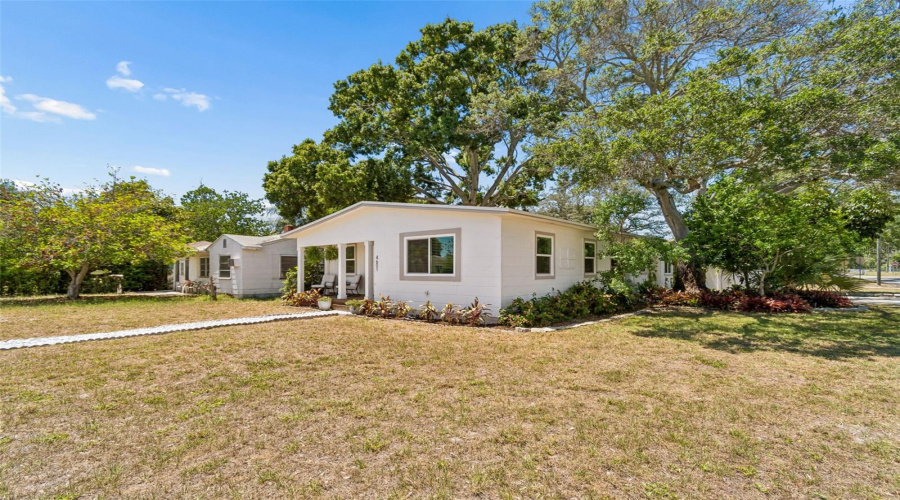 St Petersburg, Florida 33713, 3 Bedroom Bedrooms, ,2 Bathroombathrooms,Residential,For Sale,16Th,0,Mfrtb8522892