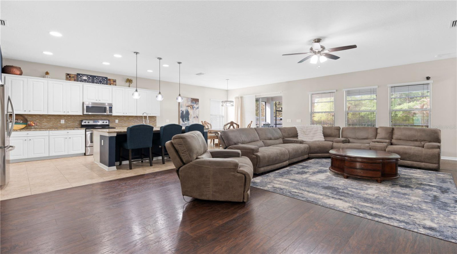 Riverview, Florida 33579, 5 Bedroom Bedrooms, ,4 Bathroombathrooms,Residential,For Sale,Cross Vine,0,Mfrtb8492786
