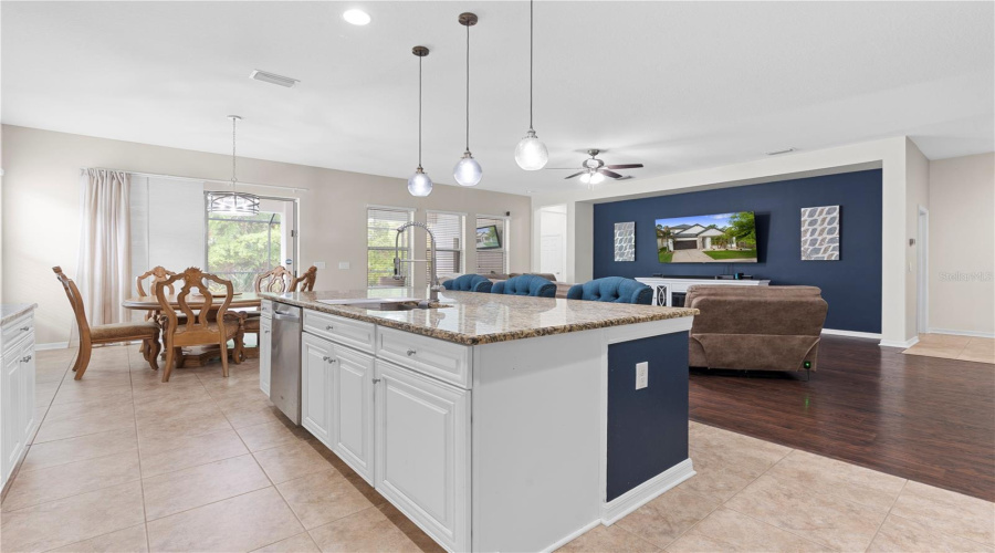 Riverview, Florida 33579, 5 Bedroom Bedrooms, ,4 Bathroombathrooms,Residential,For Sale,Cross Vine,0,Mfrtb8492786