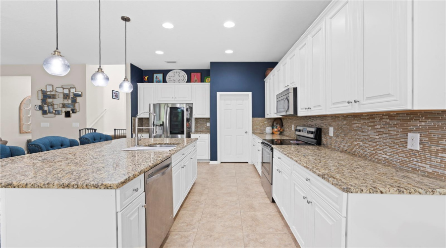 Riverview, Florida 33579, 5 Bedroom Bedrooms, ,4 Bathroombathrooms,Residential,For Sale,Cross Vine,0,Mfrtb8492786
