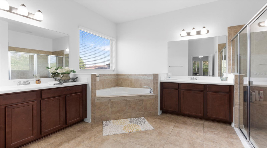 Riverview, Florida 33579, 5 Bedroom Bedrooms, ,4 Bathroombathrooms,Residential,For Sale,Cross Vine,0,Mfrtb8492786