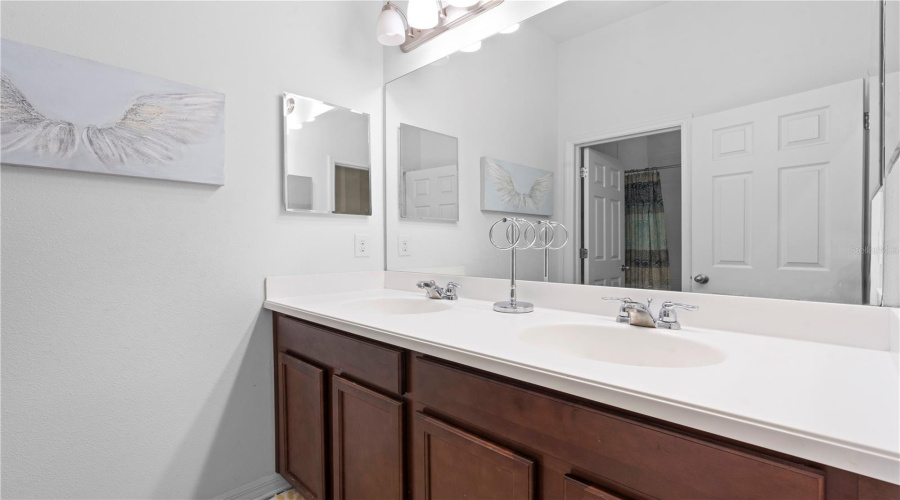 Riverview, Florida 33579, 5 Bedroom Bedrooms, ,4 Bathroombathrooms,Residential,For Sale,Cross Vine,0,Mfrtb8492786