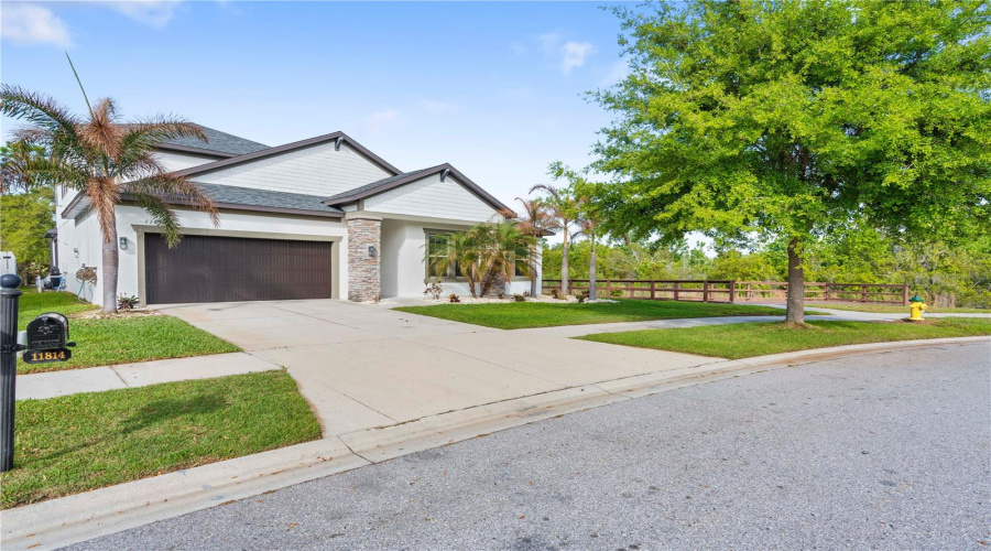 Riverview, Florida 33579, 5 Bedroom Bedrooms, ,4 Bathroombathrooms,Residential,For Sale,Cross Vine,0,Mfrtb8492786
