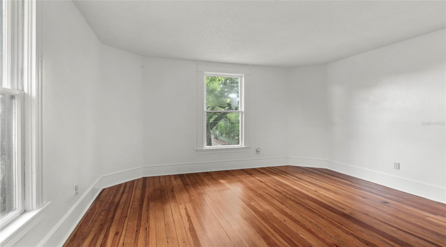 Orlando, Florida 32801, 4 Bedroom Bedrooms, ,3 Bathroombathrooms,Residential,For Sale,Osceola,0,Mfro6436521