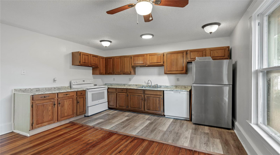 Orlando, Florida 32801, 4 Bedroom Bedrooms, ,3 Bathroombathrooms,Residential,For Sale,Osceola,0,Mfro6436521