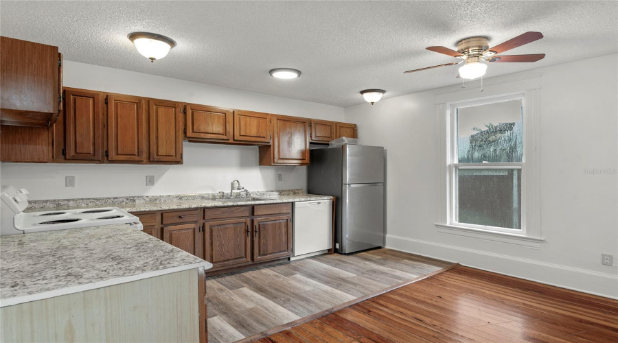 Orlando, Florida 32801, 4 Bedroom Bedrooms, ,3 Bathroombathrooms,Residential,For Sale,Osceola,0,Mfro6436521