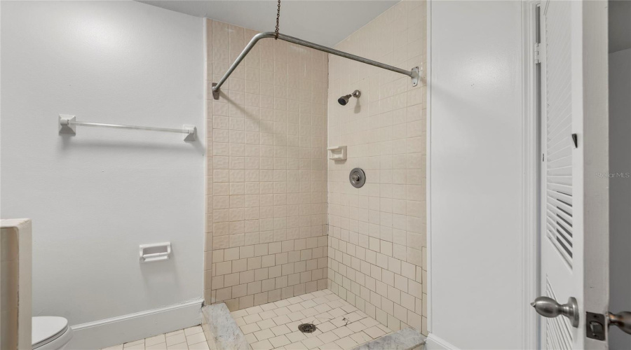 Orlando, Florida 32801, 4 Bedroom Bedrooms, ,3 Bathroombathrooms,Residential,For Sale,Osceola,0,Mfro6436521