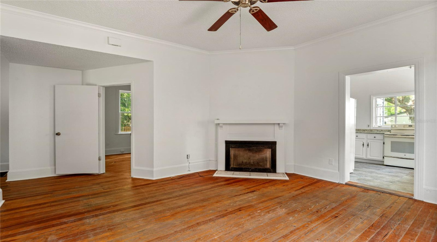 Orlando, Florida 32801, 4 Bedroom Bedrooms, ,3 Bathroombathrooms,Residential,For Sale,Osceola,0,Mfro6436521