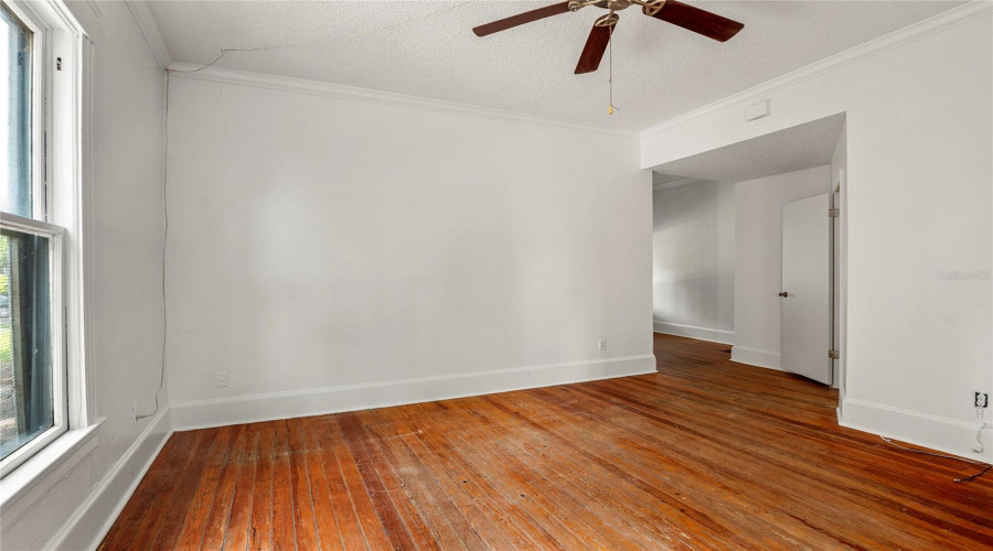 Orlando, Florida 32801, 4 Bedroom Bedrooms, ,3 Bathroombathrooms,Residential,For Sale,Osceola,0,Mfro6436521