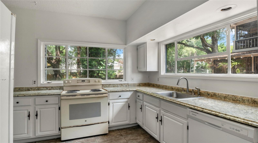 Orlando, Florida 32801, 4 Bedroom Bedrooms, ,3 Bathroombathrooms,Residential,For Sale,Osceola,0,Mfro6436521