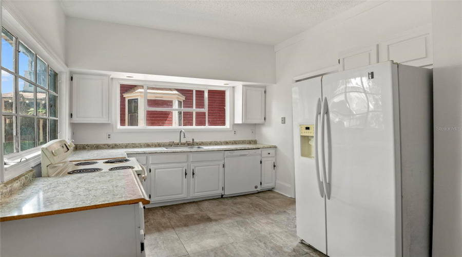 Orlando, Florida 32801, 4 Bedroom Bedrooms, ,3 Bathroombathrooms,Residential,For Sale,Osceola,0,Mfro6436521