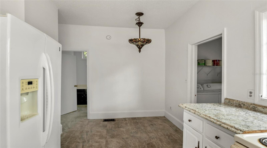 Orlando, Florida 32801, 4 Bedroom Bedrooms, ,3 Bathroombathrooms,Residential,For Sale,Osceola,0,Mfro6436521