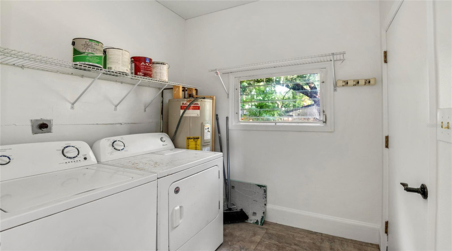 Orlando, Florida 32801, 4 Bedroom Bedrooms, ,3 Bathroombathrooms,Residential,For Sale,Osceola,0,Mfro6436521