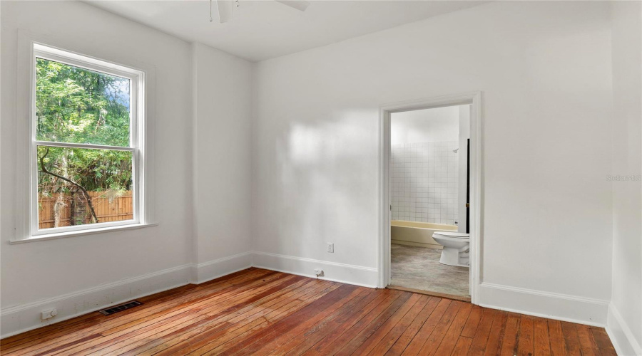 Orlando, Florida 32801, 4 Bedroom Bedrooms, ,3 Bathroombathrooms,Residential,For Sale,Osceola,0,Mfro6436521