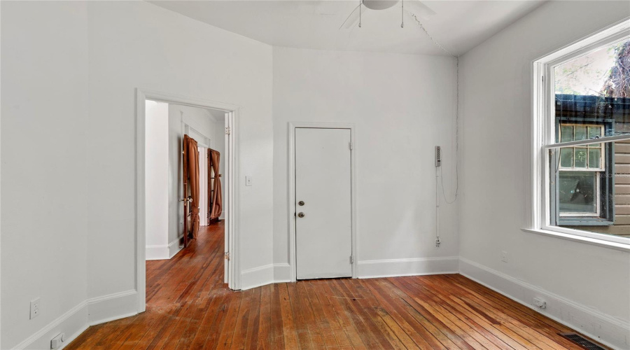 Orlando, Florida 32801, 4 Bedroom Bedrooms, ,3 Bathroombathrooms,Residential,For Sale,Osceola,0,Mfro6436521