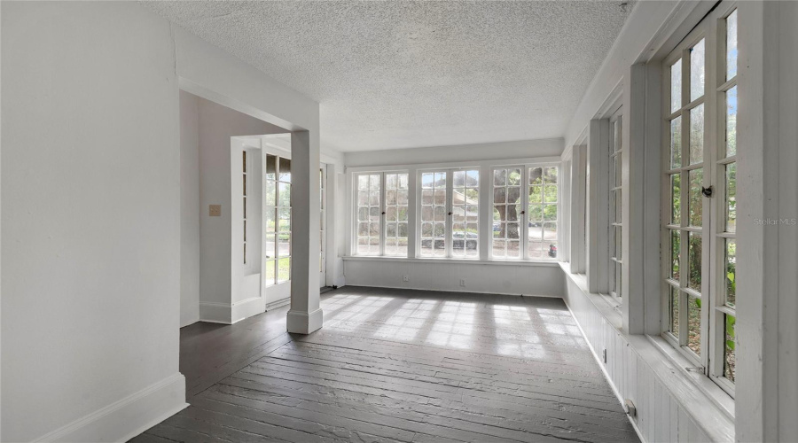 Orlando, Florida 32801, 4 Bedroom Bedrooms, ,3 Bathroombathrooms,Residential,For Sale,Osceola,0,Mfro6436521