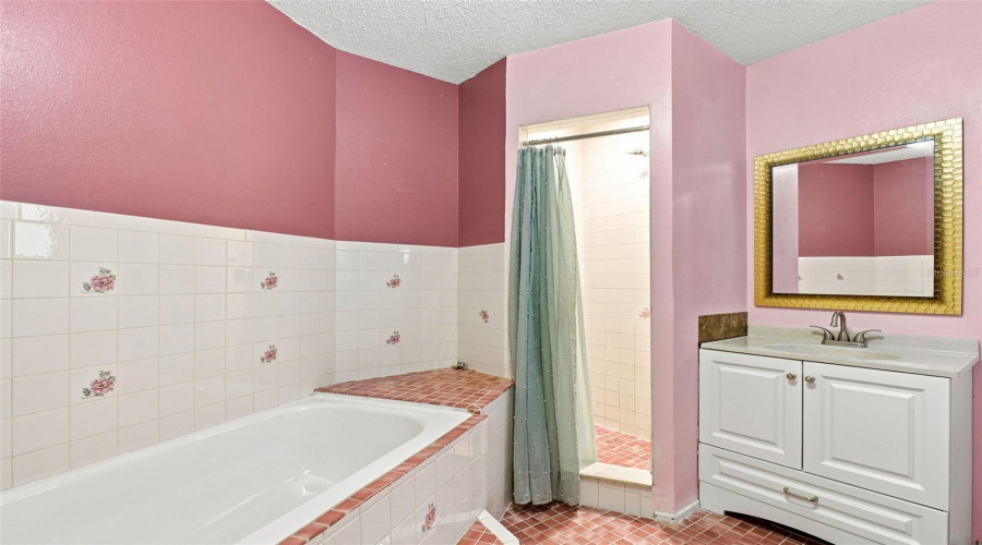 New Port Richey, Florida 34654, 3 Bedroom Bedrooms, ,3 Bathroombathrooms,Residential,For Sale,Jasmine,0,Mfrtb8529200