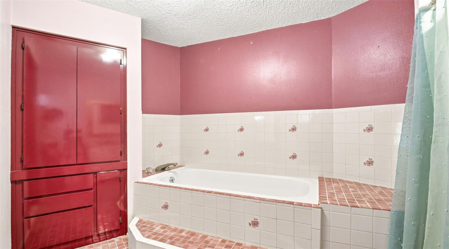 New Port Richey, Florida 34654, 3 Bedroom Bedrooms, ,3 Bathroombathrooms,Residential,For Sale,Jasmine,0,Mfrtb8529200
