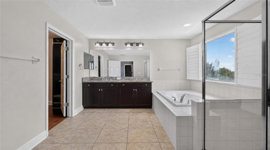 Lutz, Florida 33558, 5 Bedroom Bedrooms, ,3 Bathroombathrooms,Residential,For Sale,Nature View,0,Mfrl4963381
