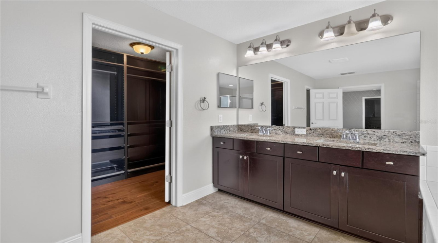 Lutz, Florida 33558, 5 Bedroom Bedrooms, ,3 Bathroombathrooms,Residential,For Sale,Nature View,0,Mfrl4963381
