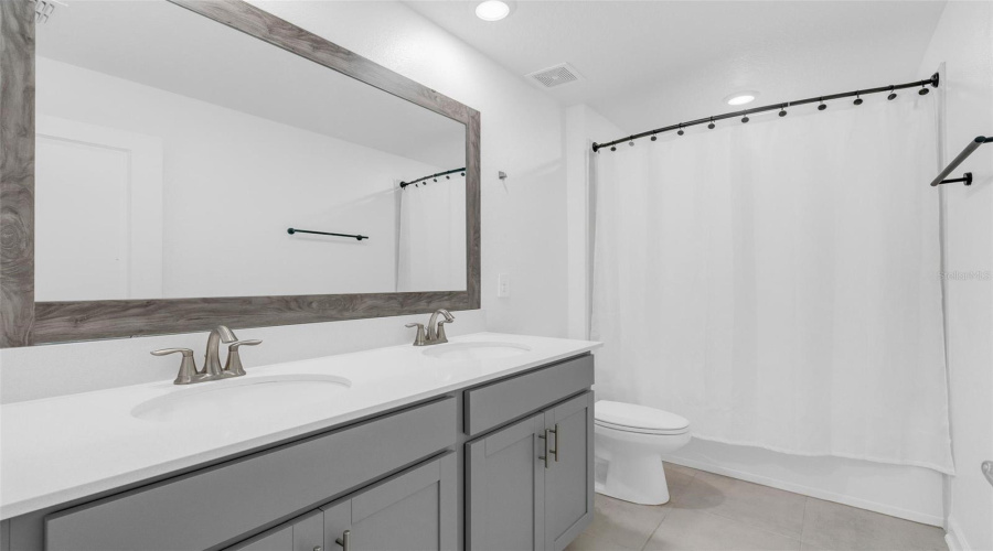 Orlando, Florida 32832, 5 Bedroom Bedrooms, ,3 Bathroombathrooms,Residential,For Sale,Language,0,Mfro6414908