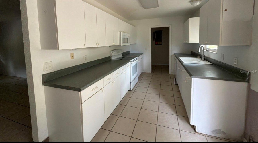 Venice, Florida 34293, 3 Bedroom Bedrooms, ,2 Bathroombathrooms,Residential,For Sale,Woodmere,0,Mfrn6145100