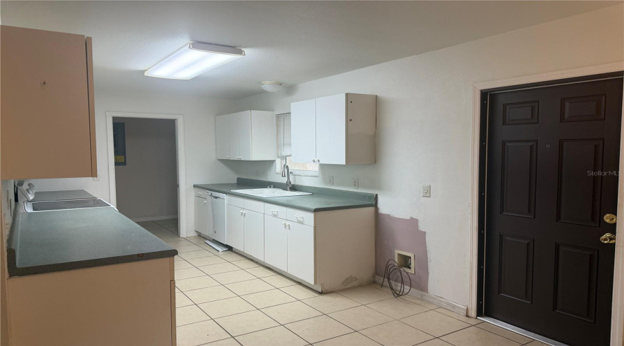 Venice, Florida 34293, 3 Bedroom Bedrooms, ,2 Bathroombathrooms,Residential,For Sale,Woodmere,0,Mfrn6145100