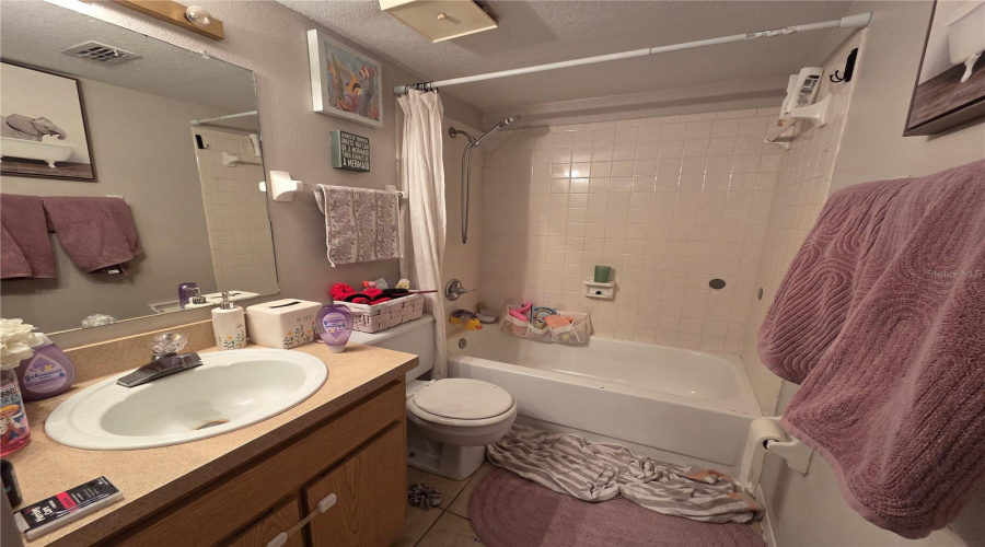 Tampa, Florida 33611, 2 Bedroom Bedrooms, ,2 Bathroombathrooms,Residential,For Sale,Mcelroy,0,Mfrtb8530214