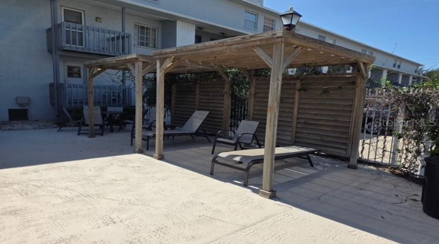 Tampa, Florida 33611, 2 Bedroom Bedrooms, ,2 Bathroombathrooms,Residential,For Sale,Mcelroy,0,Mfrtb8530214