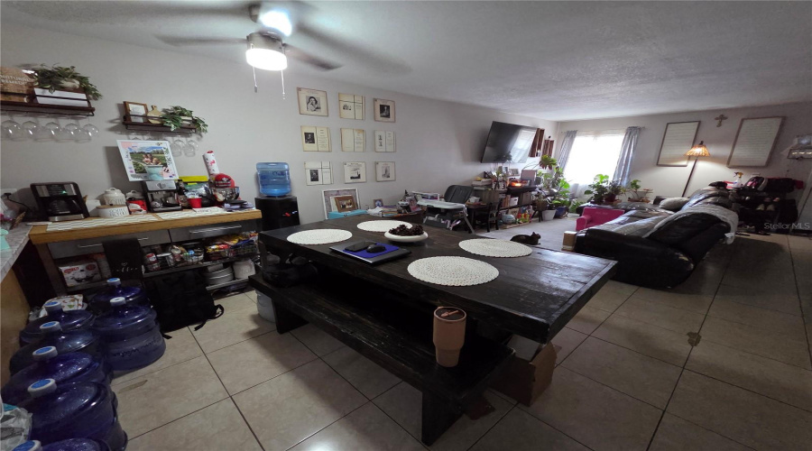 Tampa, Florida 33611, 2 Bedroom Bedrooms, ,2 Bathroombathrooms,Residential,For Sale,Mcelroy,0,Mfrtb8530214