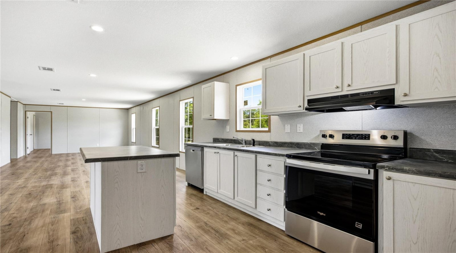 Interlachen, Florida 32148, 4 Bedroom Bedrooms, ,2 Bathroombathrooms,Residential,For Sale,London,0,Mfrgc540947