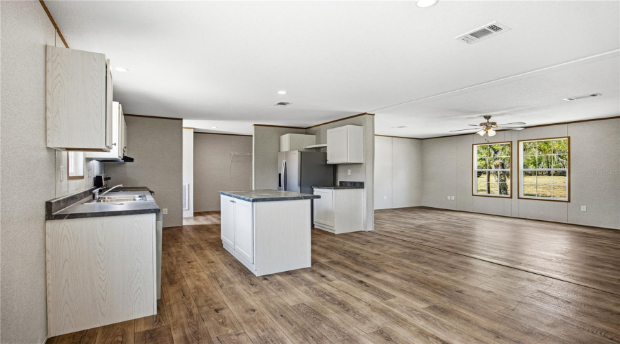 Interlachen, Florida 32148, 4 Bedroom Bedrooms, ,2 Bathroombathrooms,Residential,For Sale,London,0,Mfrgc540947