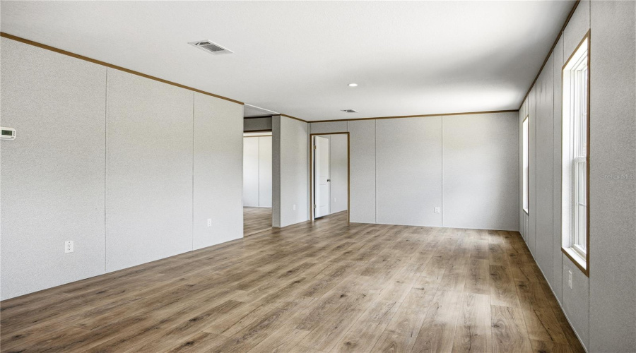 Interlachen, Florida 32148, 4 Bedroom Bedrooms, ,2 Bathroombathrooms,Residential,For Sale,London,0,Mfrgc540947