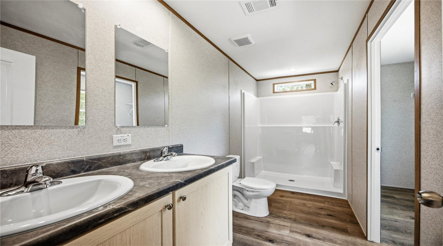 Interlachen, Florida 32148, 4 Bedroom Bedrooms, ,2 Bathroombathrooms,Residential,For Sale,London,0,Mfrgc540947