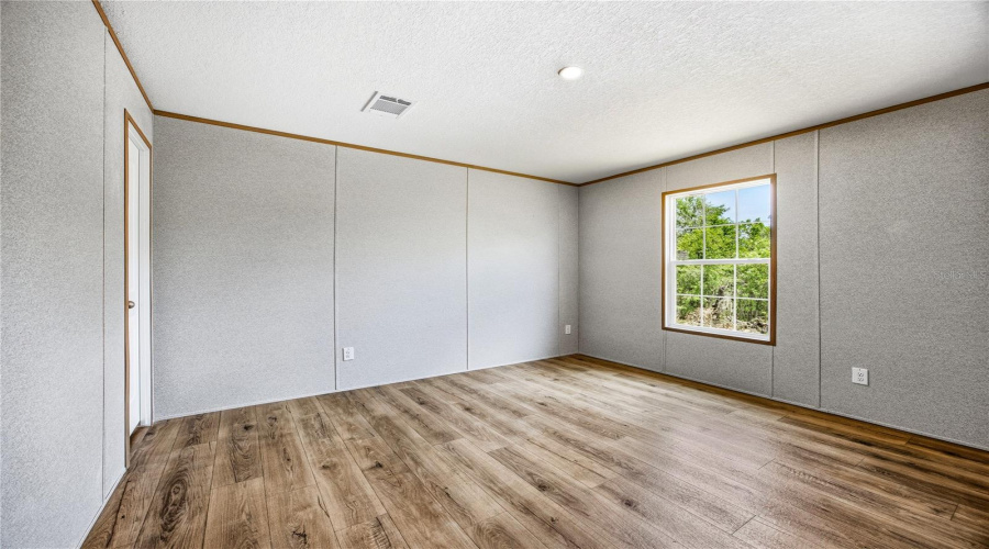 Interlachen, Florida 32148, 4 Bedroom Bedrooms, ,2 Bathroombathrooms,Residential,For Sale,London,0,Mfrgc540947