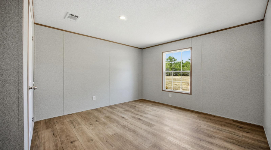 Interlachen, Florida 32148, 4 Bedroom Bedrooms, ,2 Bathroombathrooms,Residential,For Sale,London,0,Mfrgc540947