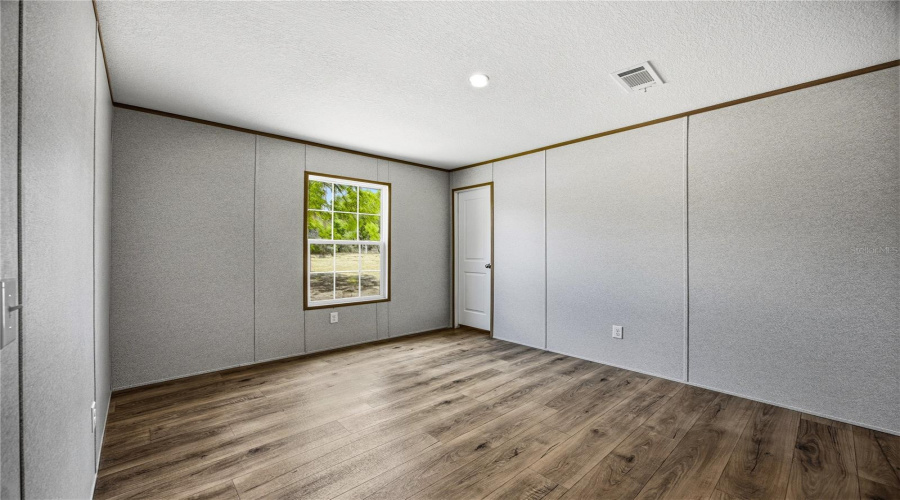 Interlachen, Florida 32148, 4 Bedroom Bedrooms, ,2 Bathroombathrooms,Residential,For Sale,London,0,Mfrgc540947