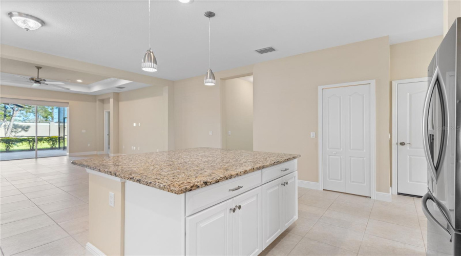 Sarasota, Florida 34243, 3 Bedroom Bedrooms, ,2 Bathroombathrooms,Residential,For Sale,Autumn Fern,0,Mfra4670884