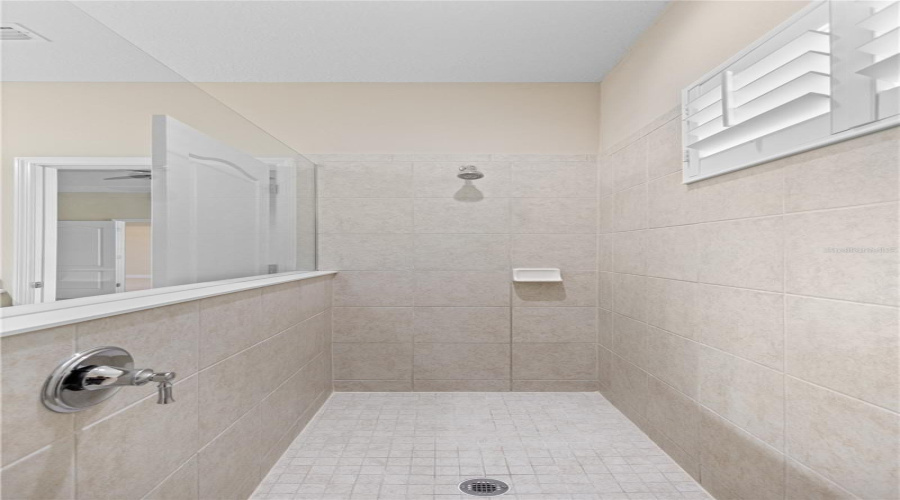 Sarasota, Florida 34243, 3 Bedroom Bedrooms, ,2 Bathroombathrooms,Residential,For Sale,Autumn Fern,0,Mfra4670884