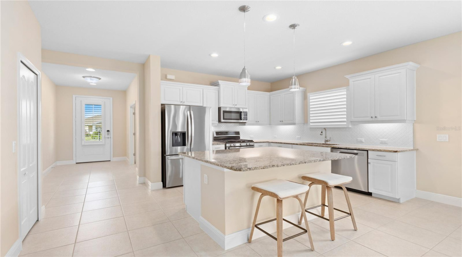 Sarasota, Florida 34243, 3 Bedroom Bedrooms, ,2 Bathroombathrooms,Residential,For Sale,Autumn Fern,0,Mfra4670884
