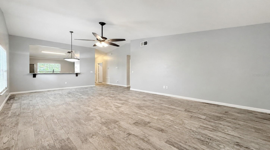 Living / Dining Area