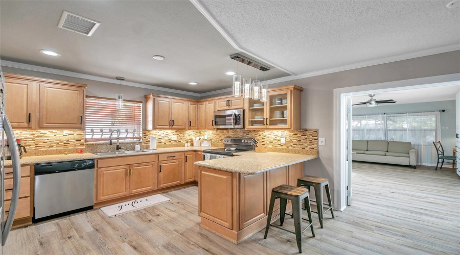 Tarpon Springs, Florida 34689, 3 Bedroom Bedrooms, ,2 Bathroombathrooms,Residential,For Sale,Carolina,0,Mfrtb8503708